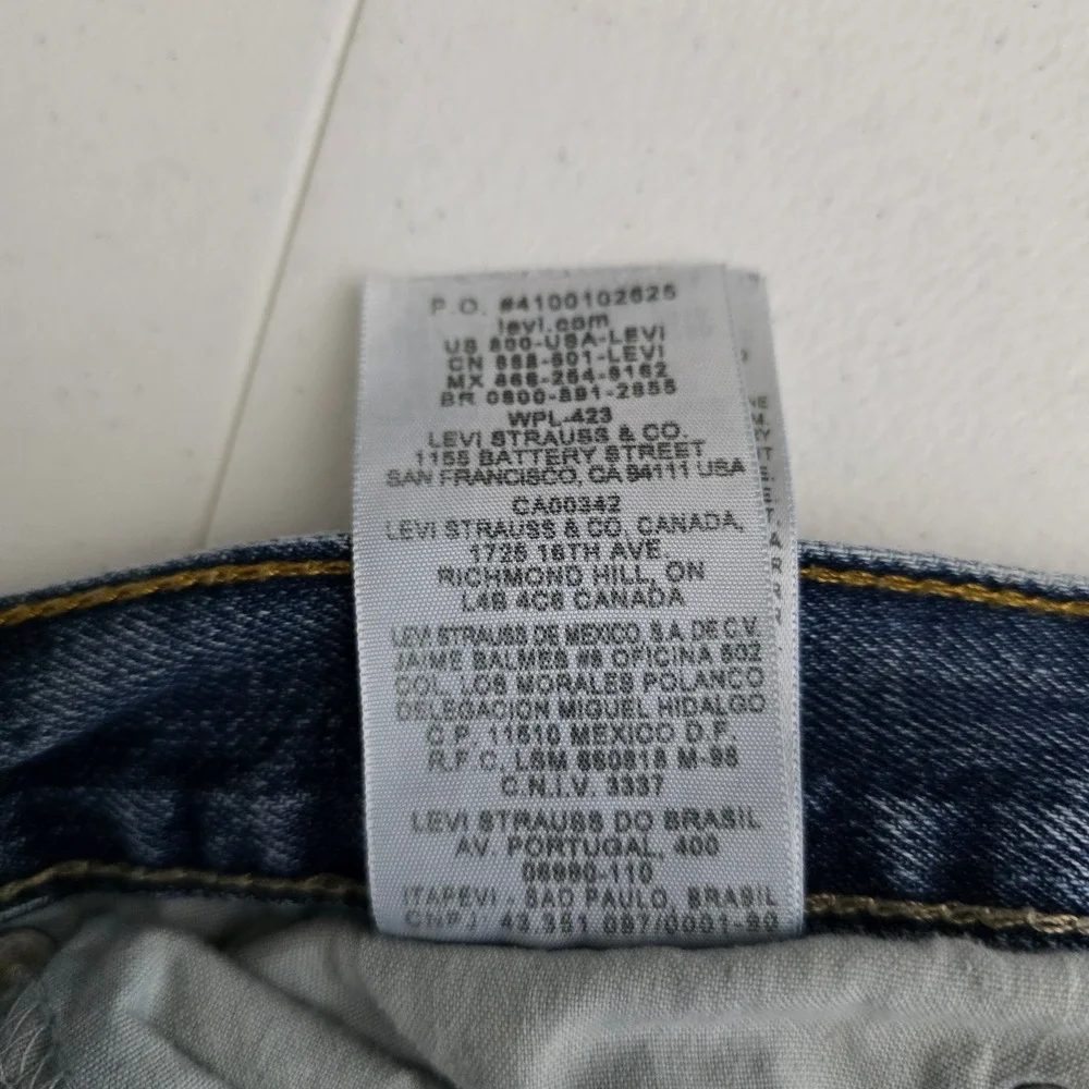 Vintage Levis 559 Relaxed Straight Jeans Mens 36x30 Medium Wash Blue Denim Y2K